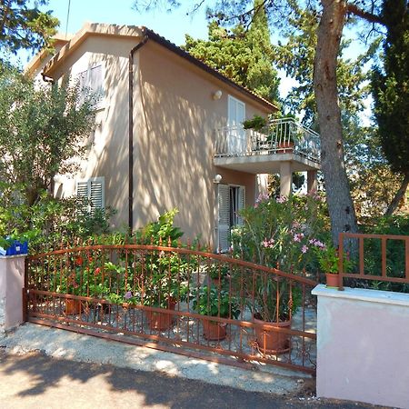 Adrienn Apartments Стари Град Экстерьер фото