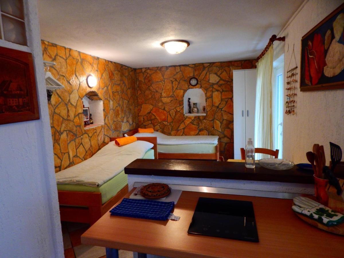 Adrienn Apartments Стари Град Экстерьер фото