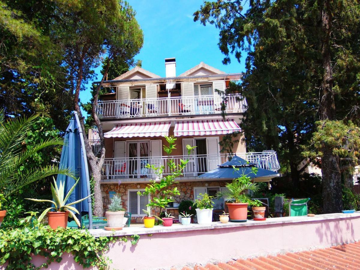 Adrienn Apartments Стари Град Экстерьер фото